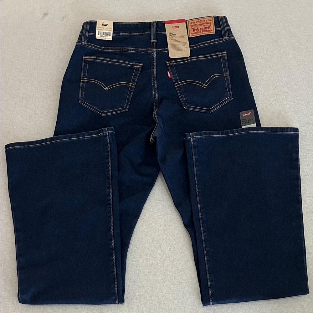 Levi's 726 Jeans Women's flare Leg high rise size 28x32. New. - Picture 7 of 14